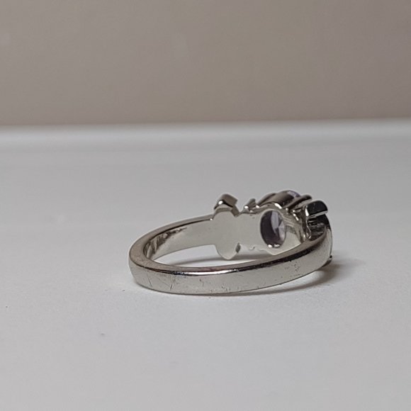 Pretty Silver Tone Ring With Purple Stones Size 8.75 - Picture 6 of 14